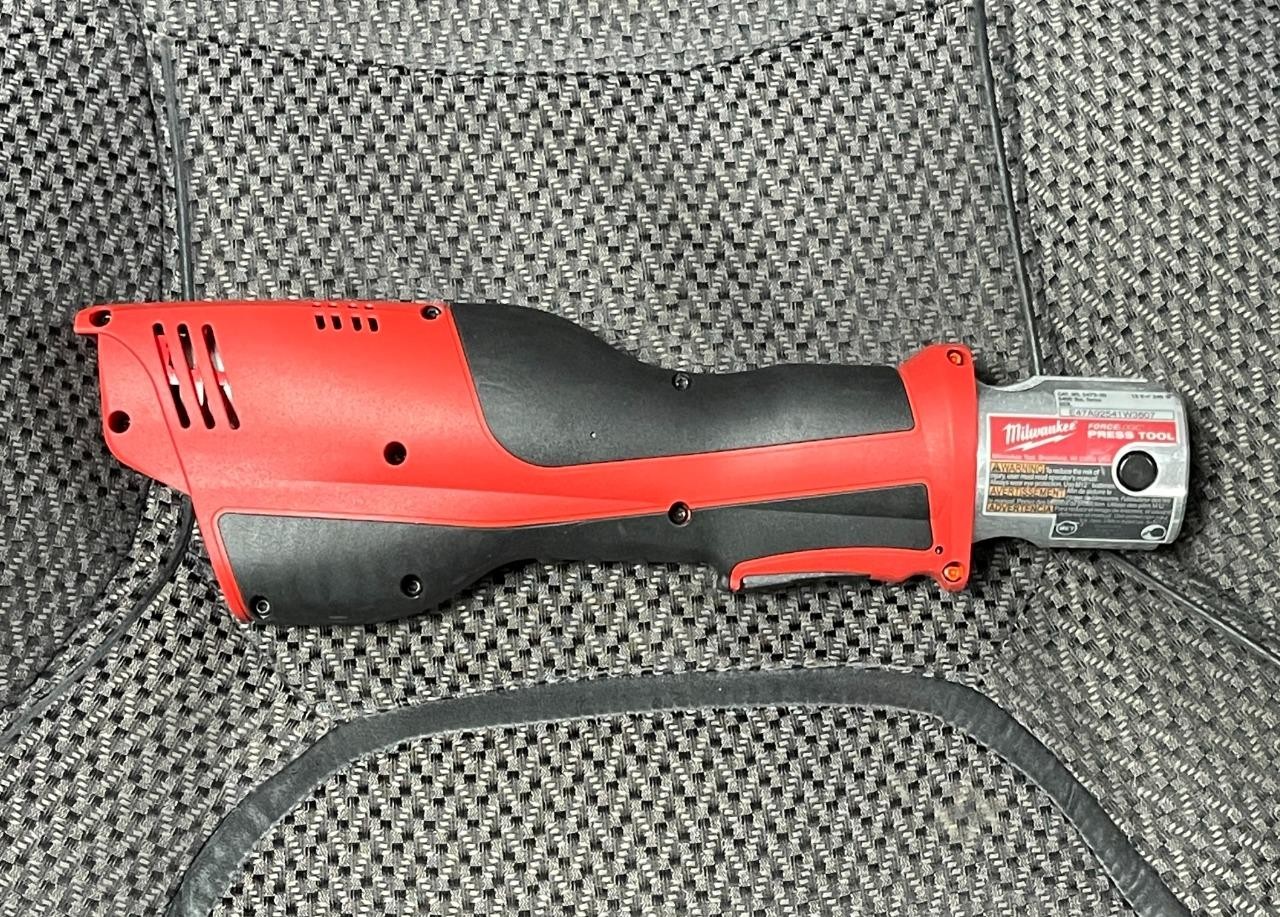 MILWAUKEE 2473-20 M12 FORCE LOGIC PRESS TOOL W/ BATTERIES & CHARGER- BRAND NEW.