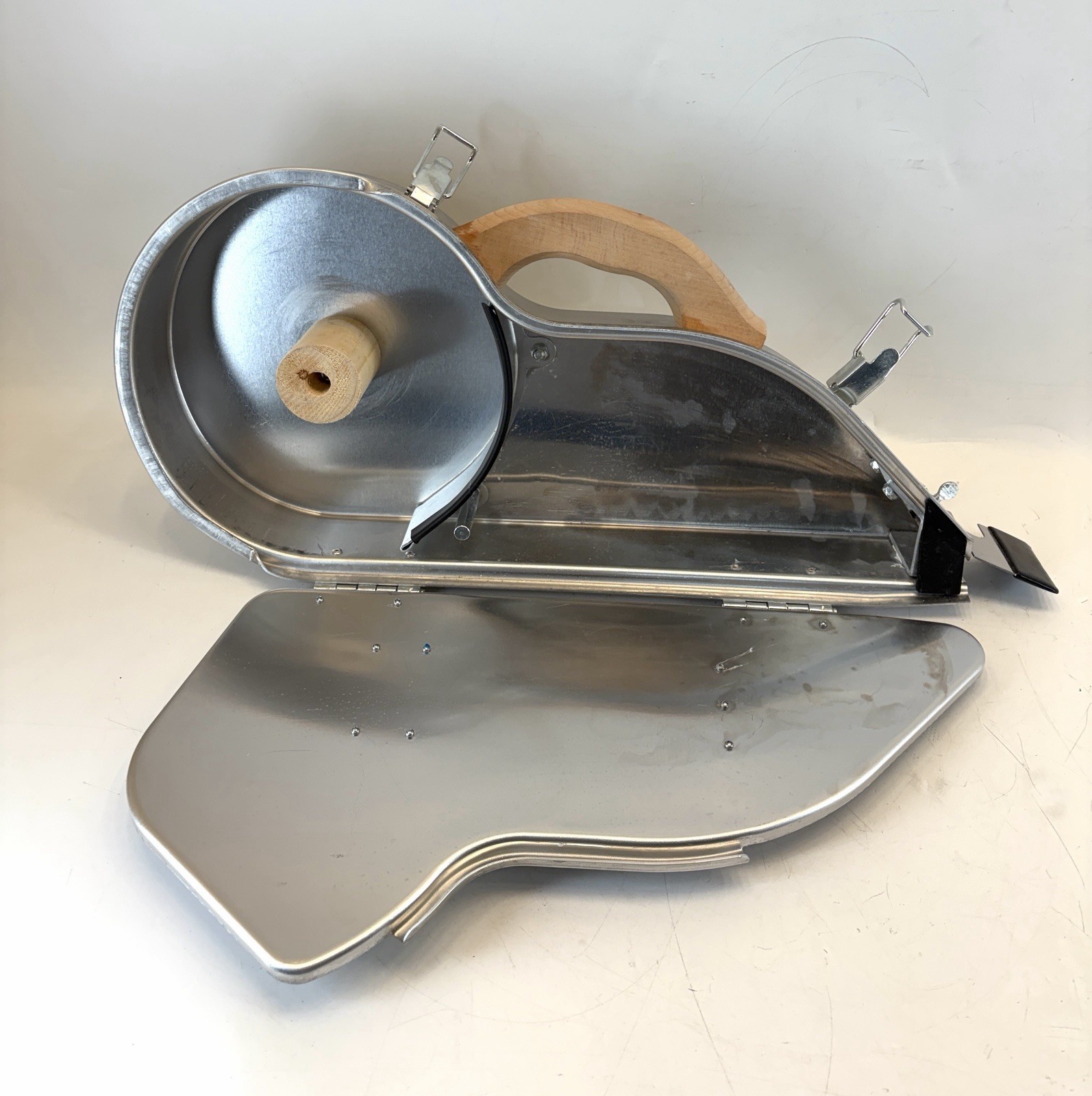 Anvil 8 3/4 in Quick Load Aluminum Drywall Taper Banjo W/ Wooden Handle DTBA-HD