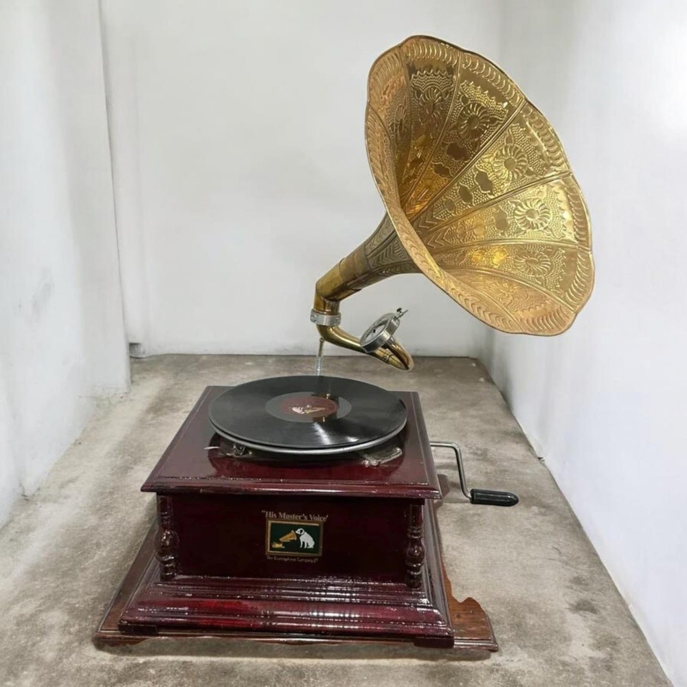 Antique Gramophone, Fully Functional Working Phonograph, win-up record player