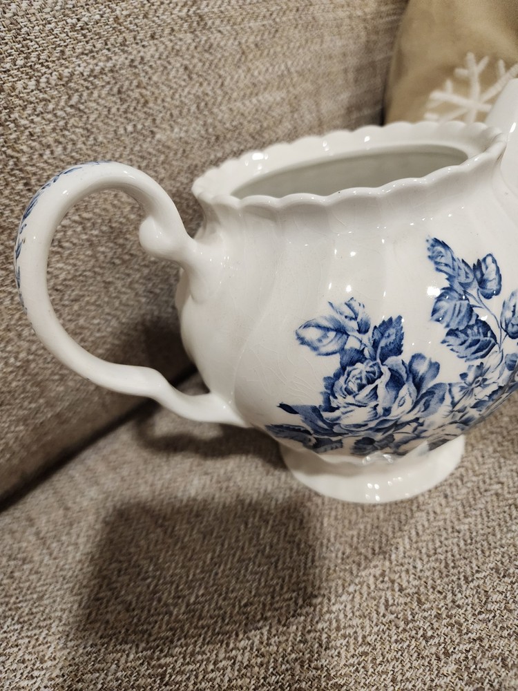 Johnson Brothers Devon Sprays Tea Pot
