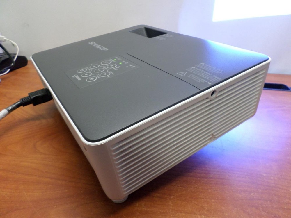 Sharp PG-LX2000 XGA Conference Room Projector