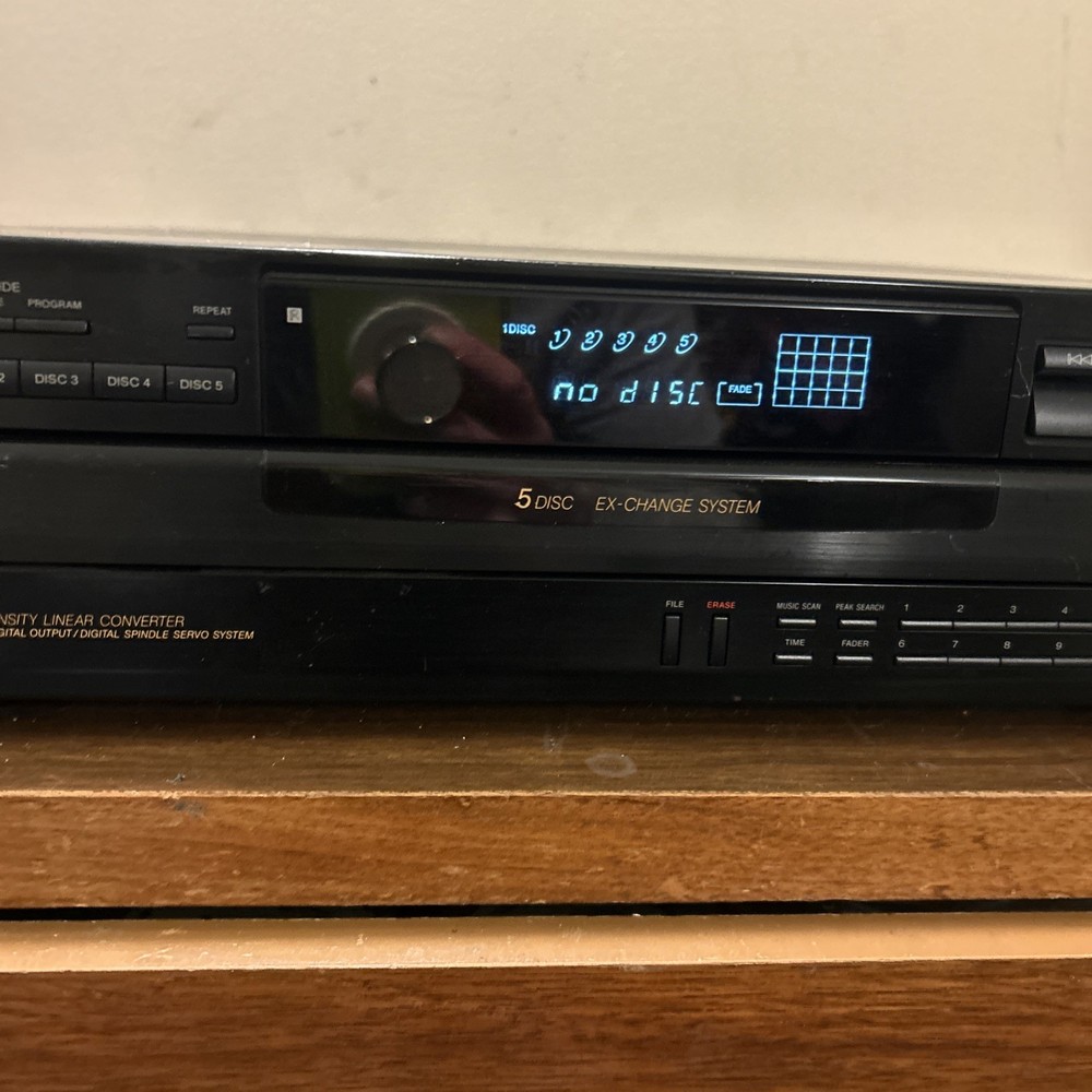 Sony Compact Disc Player CDP-C445