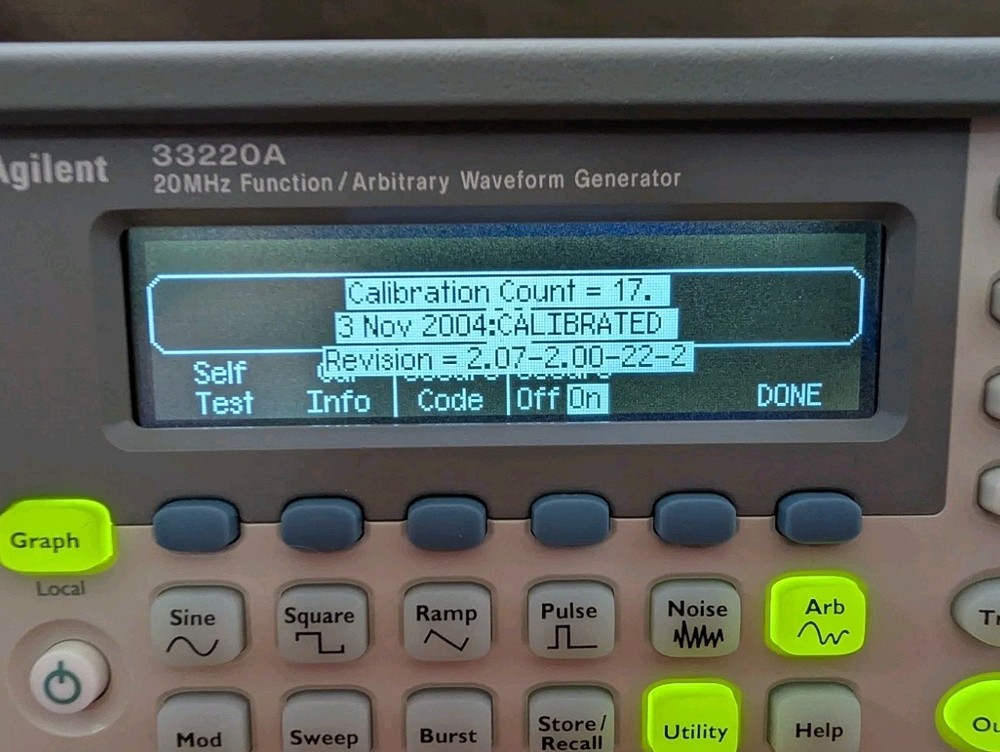 Agilent 33220A 20MHz Function/Arb Waveform Generator - Very Good Condition