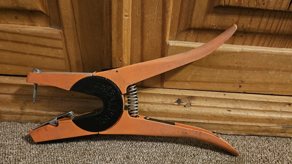Allflex Total Tagger Orange. Used Works Good