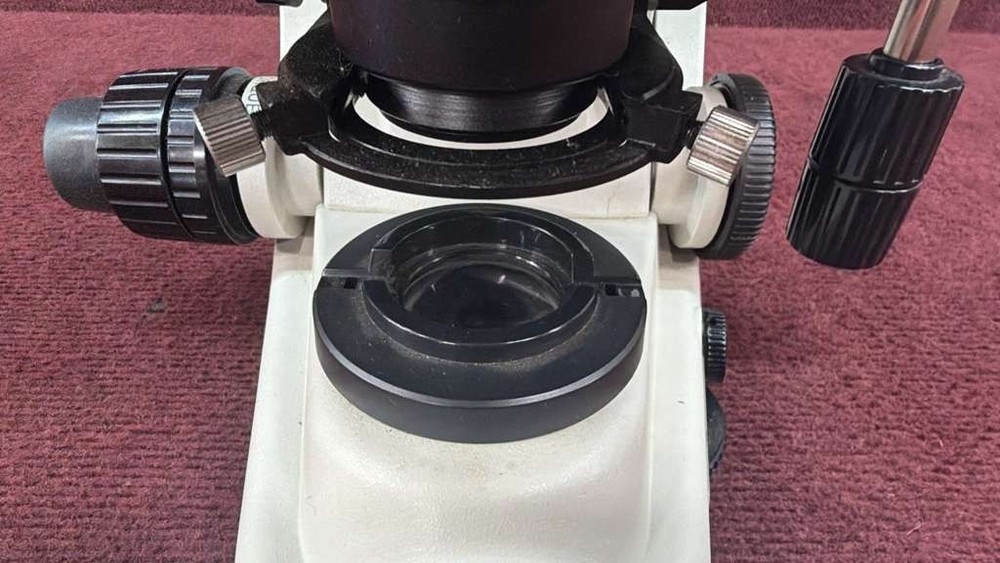 Nikon eclipse 55i Microscope