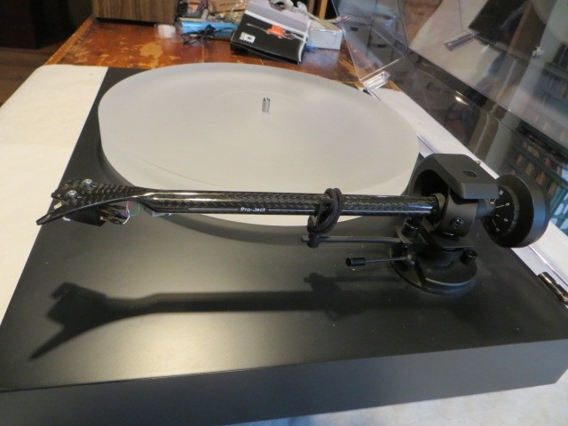 Pro-Ject X2B Turntable, Original Box, Very Clean