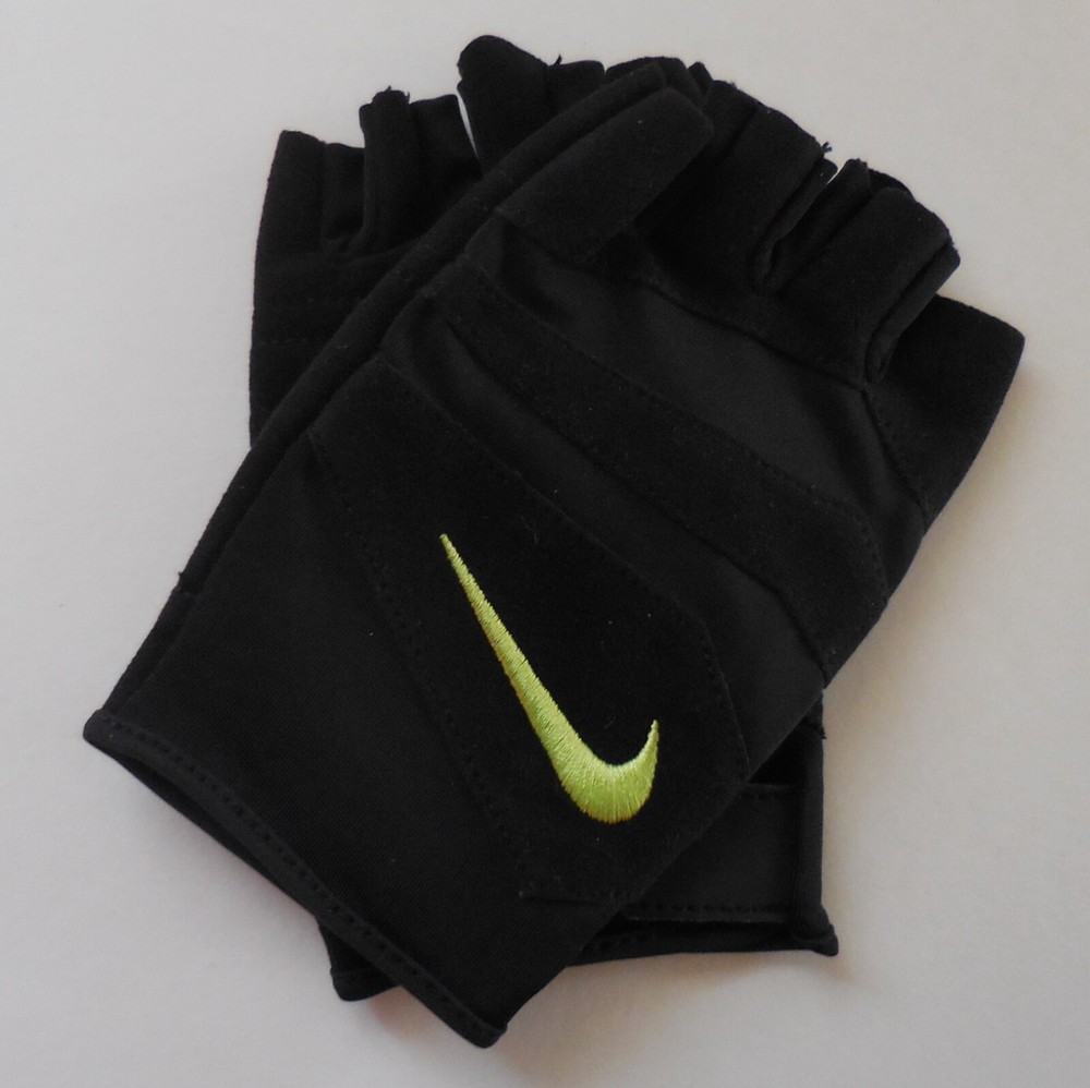 Nike Vent Tech Training Gloves Women Black/Atomic Green Medium