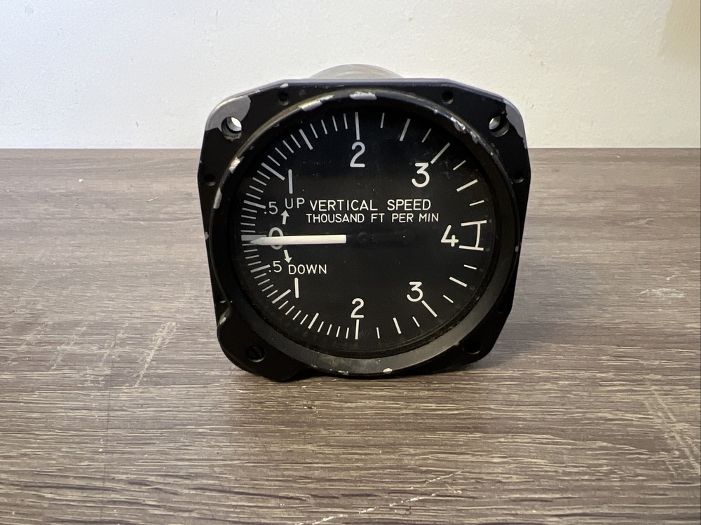 United Instruments, Inc. Beechcraft Vertical Speed Indicator P/N: 7040
