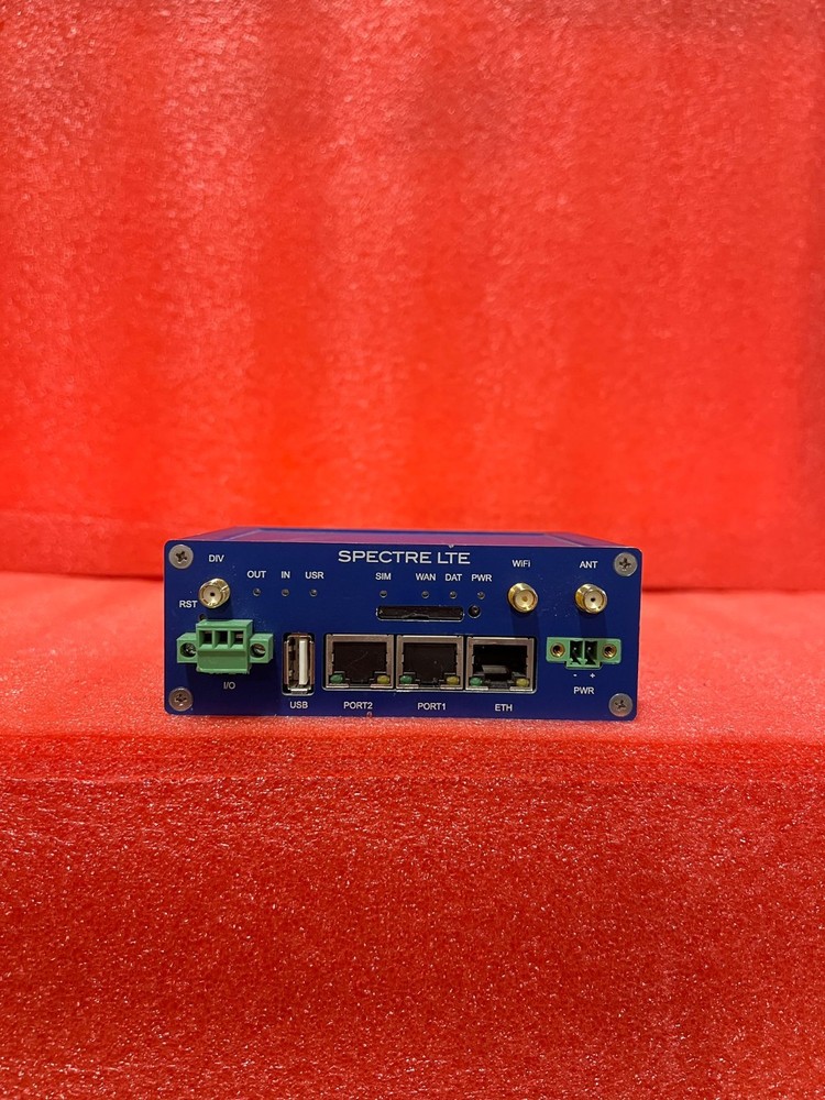 Advantech Spectre LTE RTLTE-300-W-AT