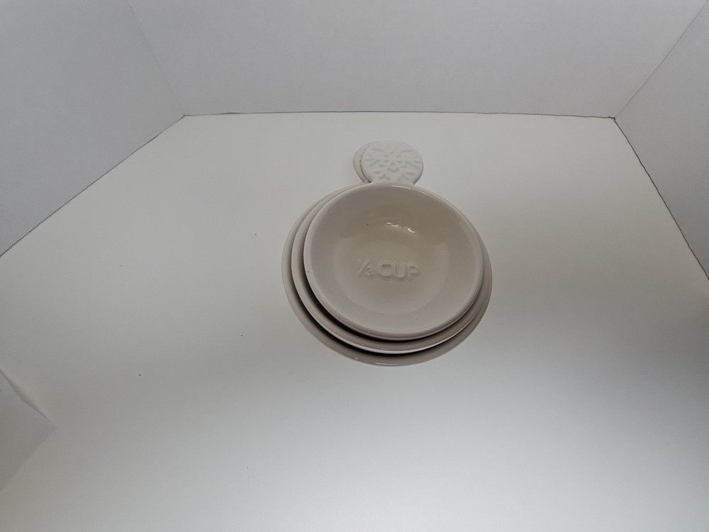 Hallmark Snowflake Nesting Ceramic Measuring Cups Set Of 3