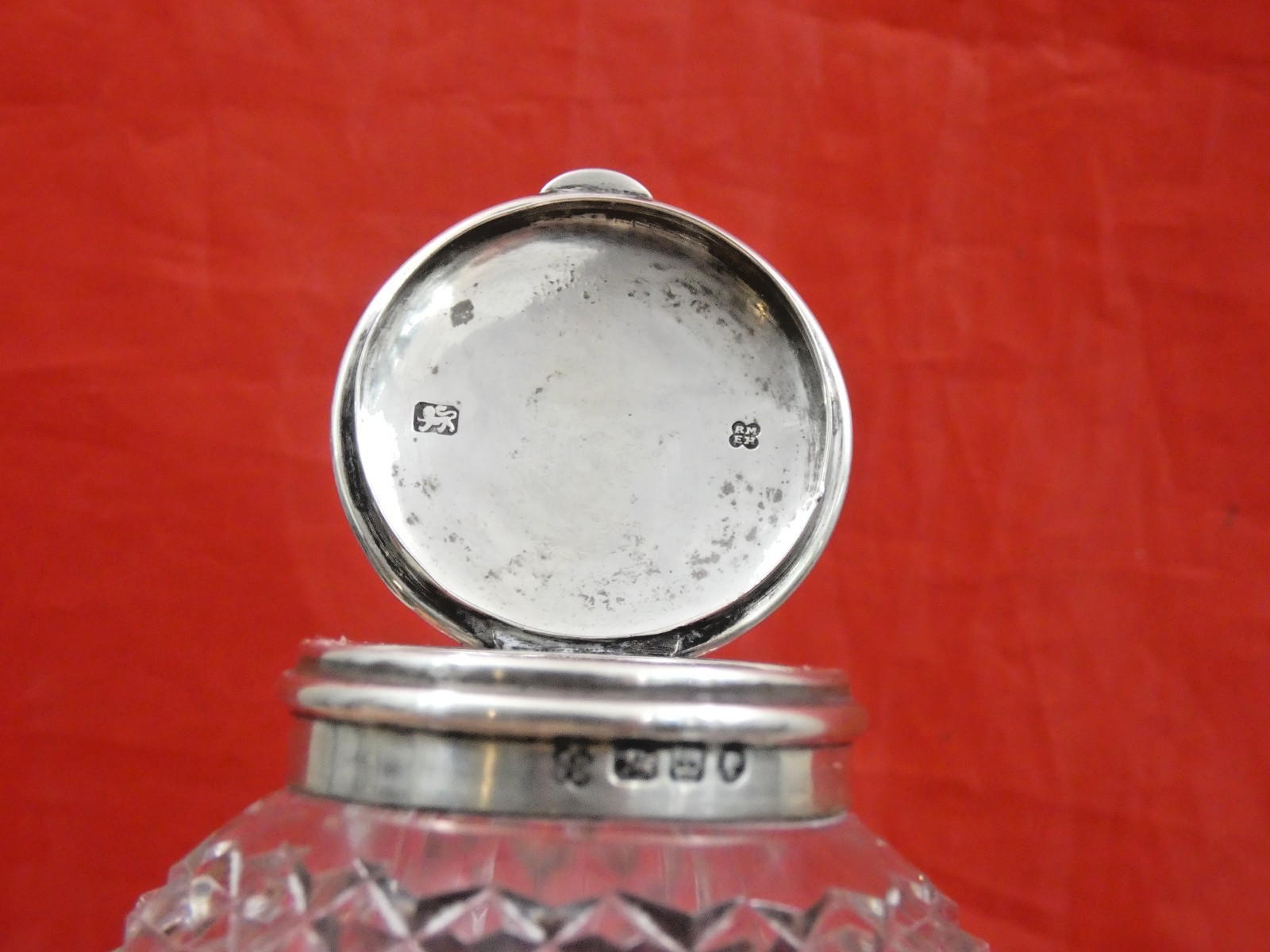 ANTIQUE BRITISH ENGLISH VICTORIAN STERLING SILVER CUT CRYSTAL INKWELL INK STAND