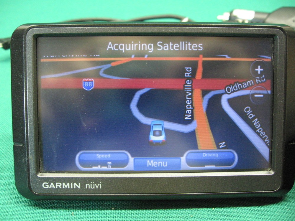 Garmin nuvi 265W 4.3" GPS Bluetooth Bundle Guaranteed Item Needs Update