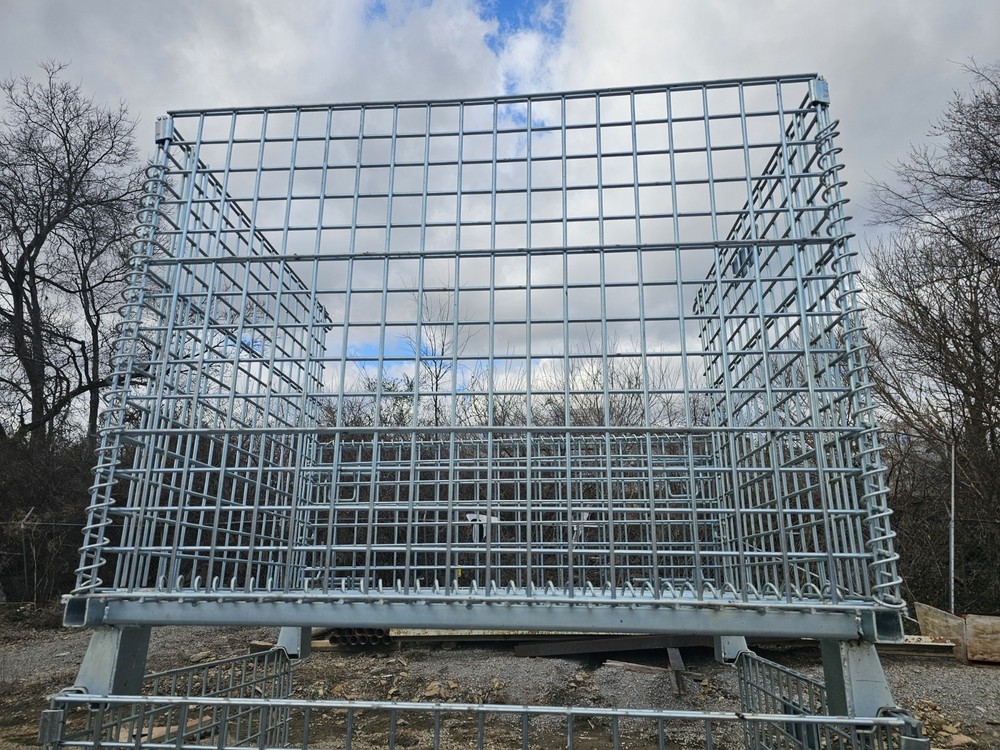 COLLAPSIBLE INDUSTRIAL WIRE BASKET 40"L X 32"W X 31"H STACKABLE
