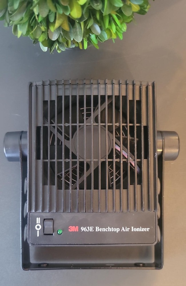 3M 963E Benchtop Air Ionizer