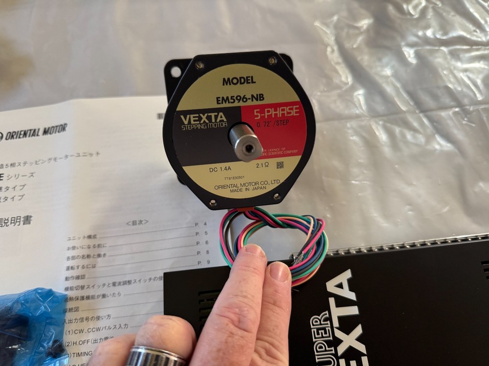 Oriental EM-596-NB Stepper Motor