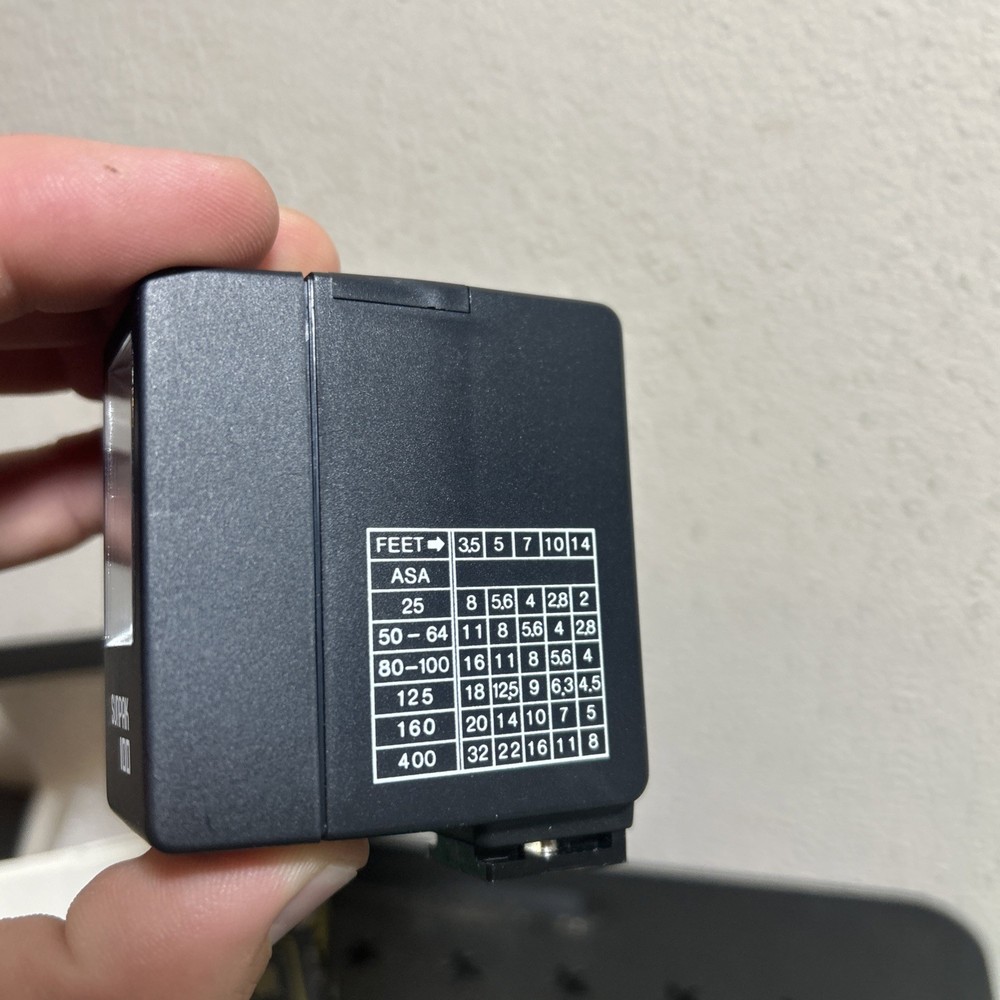 Sunpak 100 flash Unit New In Box