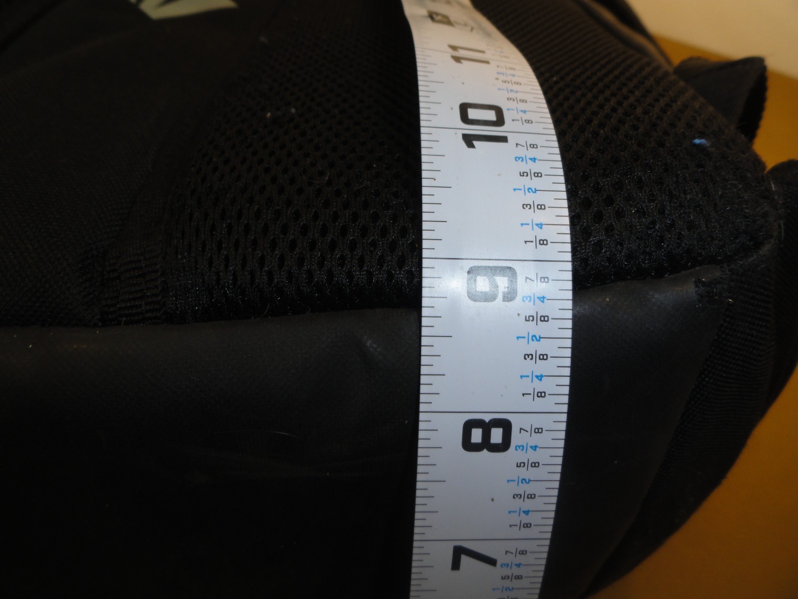 EASTON WALKOFF ELITE BASEBALL SOFTBALL HEAVY DUTY HELMET BLACK BAG BACKPACK