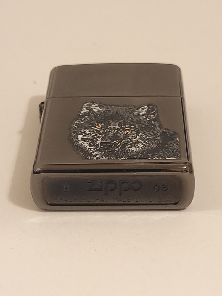 ZIPPO 2003 Polished Retired Chrome Wolve Zippo Lighter