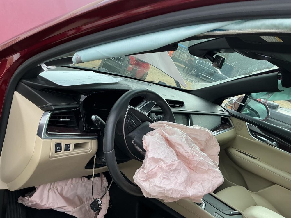 XT5 2017 Glove Box 4972233