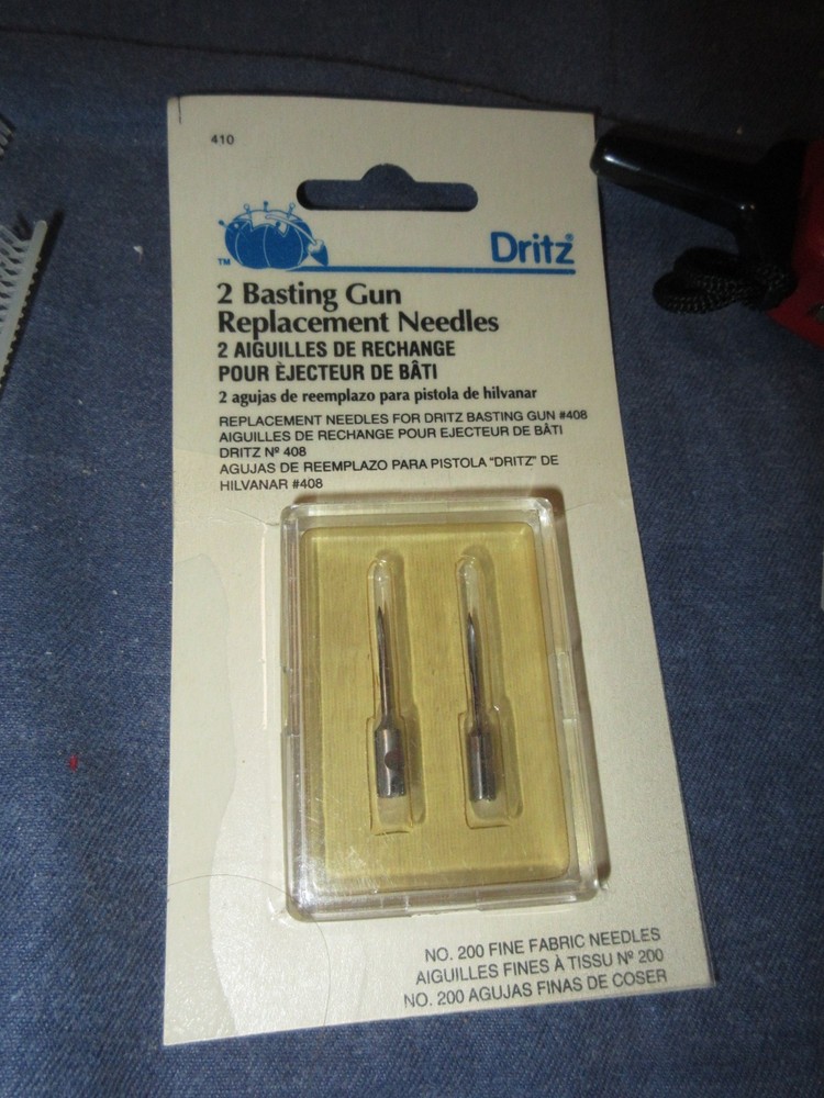 Red Quilting Basting Gun, Dritz Replacelement Needles & 1500 + Tacks