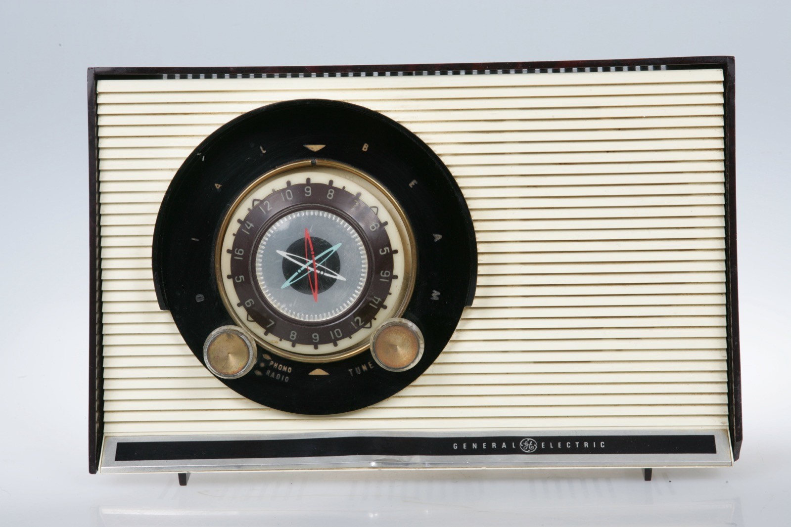 1957 GE Atomic Dial Beam Tube Radio "Leave It To Beaver" Model 860 WORKS Great!