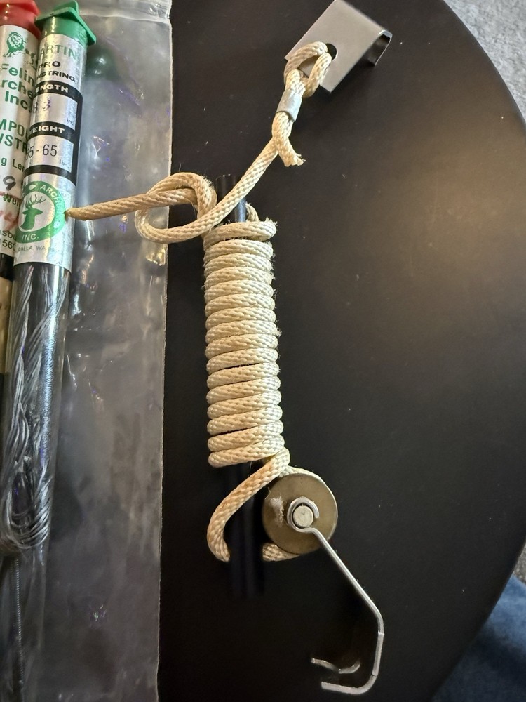 Archery Bow Strings 5 Each Plus Compound Bow String Aid