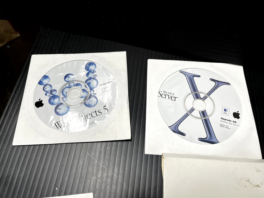 Mac OS X 10.1 Upgrade (2Z691-3258-A), Mac Manager, NetBoot, Developer Tools 8CDs