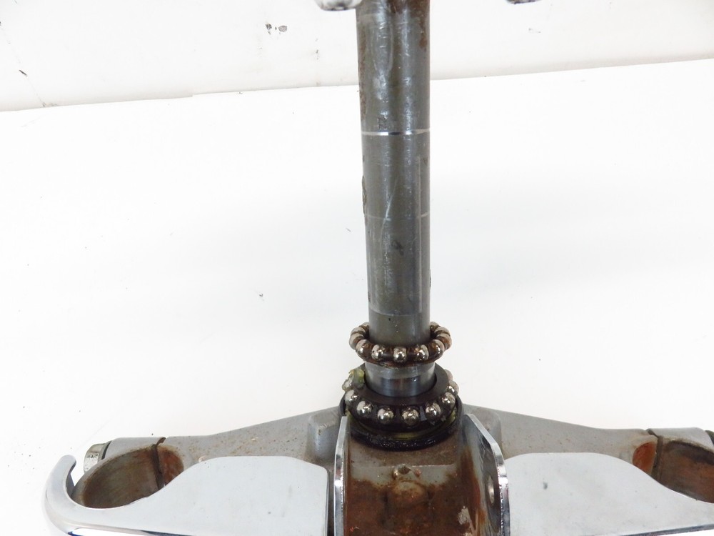 2000 Suzuki GZ250 Triple Tree Clamp Fork Upper Lower Front Steering