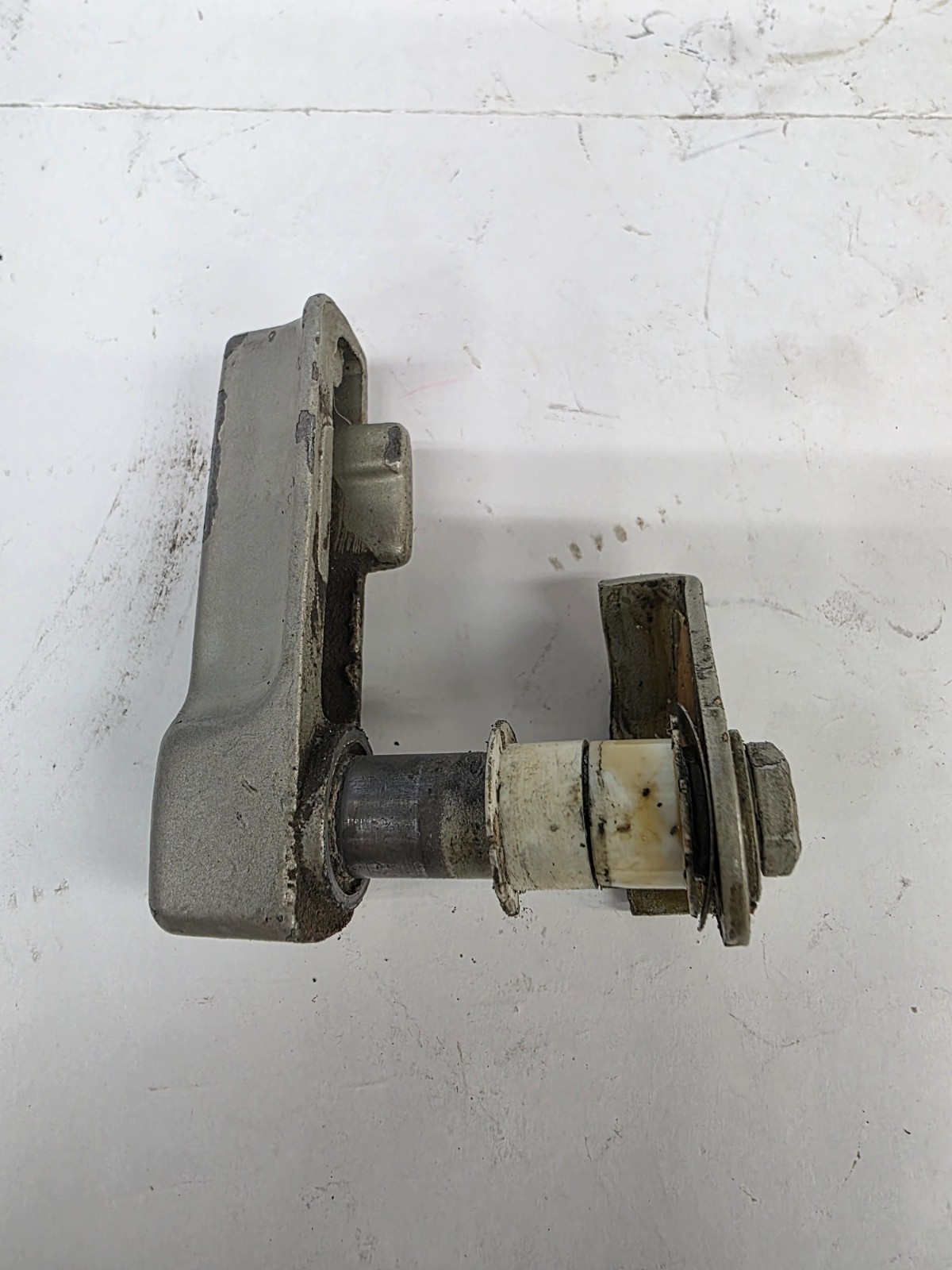 Evinrude Johnson 384338 Rear Hood Latch Handle Complete