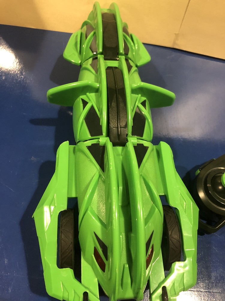 🐛 Terrasect Remote 🐉 Control Car 🚙 Transforming Vehicle RC Green - TESTED