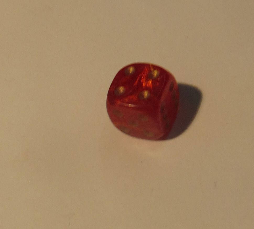 Crystal Caste - Goldmist / Ancient red d6 pips 12 mm - OOP dice