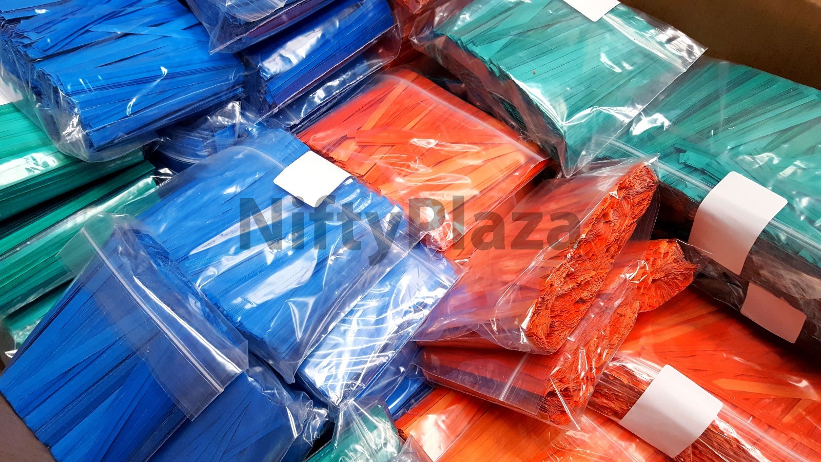 NiftyPlaza 1000 4-Inch Plastic Coated Twist Ties for Cello