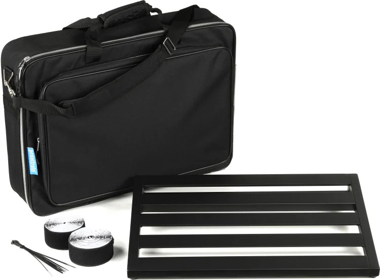 Pedaltrain Classic 3 24"x16" Pedalboard with Soft Case