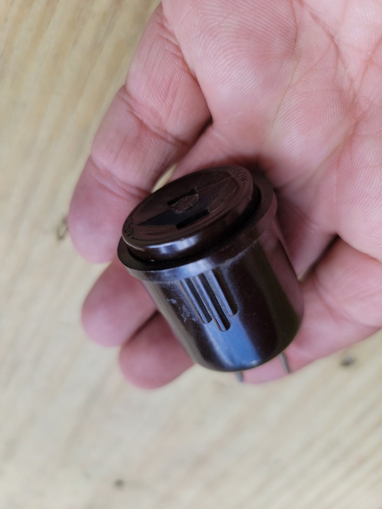2 Vintage Monowatt Bakelite Outlet Plug In Light Bulb Socket set Adapter