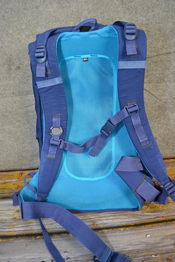 Hydro Flask 30L Backpack Large Blue Hiking Hydration Pack Zip Waterproof 143123