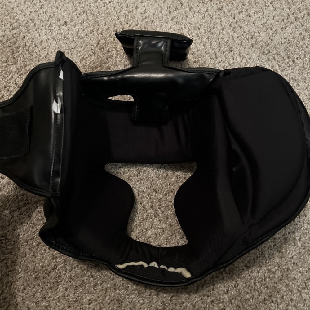 Boxing training headgear