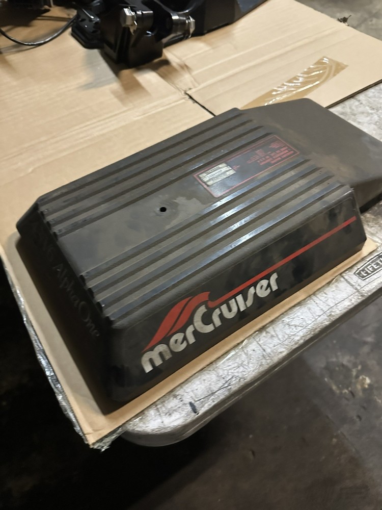 Mercruiser 4.3 v6 alpha one engine cover