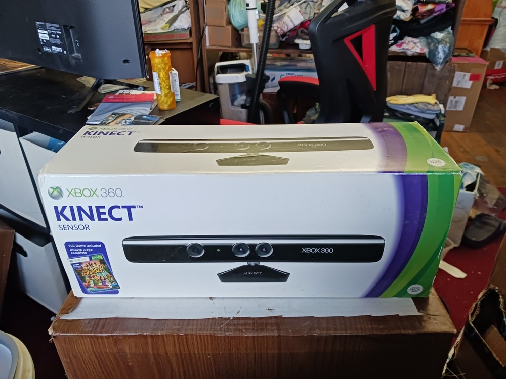 NEW Microsoft Xbox 360 Kinect Sensor Sealed With KINECT ADVENTURES