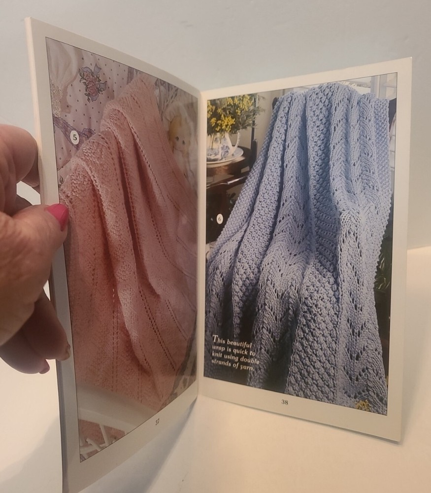 NEW BEGINNER'S GUIDE KNIT STITCHES & EASY PROJECTS DIGEST SIZE PATTERN BOOK