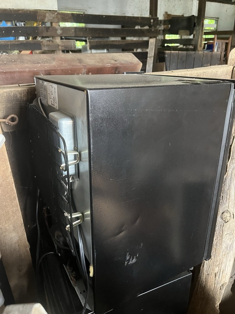Sanyo Mini Refrigerators Black Great For Dorm Or Man Cave