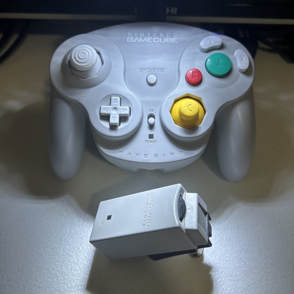 Nintendo WaveBird Wireless Controller Gray with Receiver for GameCube