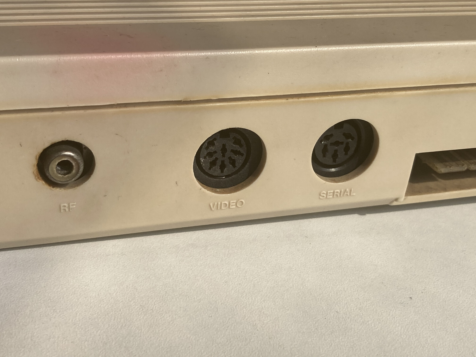 Commodore 64/128 AV Adaptor - S-Video Composite 2ch Audio L/R