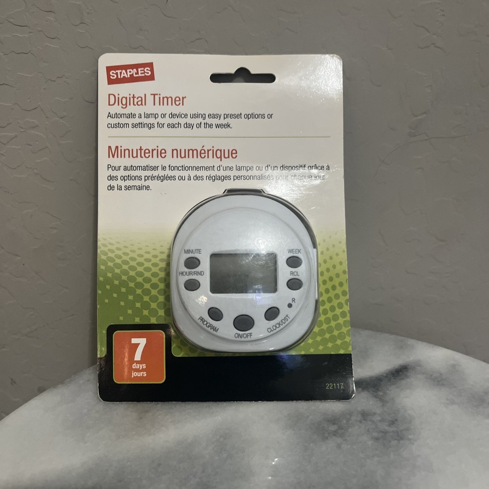 Staples 7 Day Programmable Digital Timer, Single Outlet, White, New!
