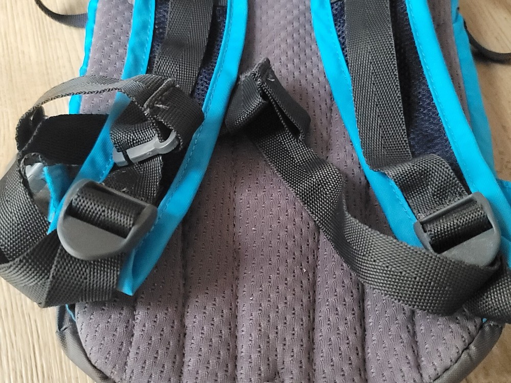 CamelBak Mini M.U.L.E. Kids Hydration Backpack 50 oz Atomic Blue NO Bladder