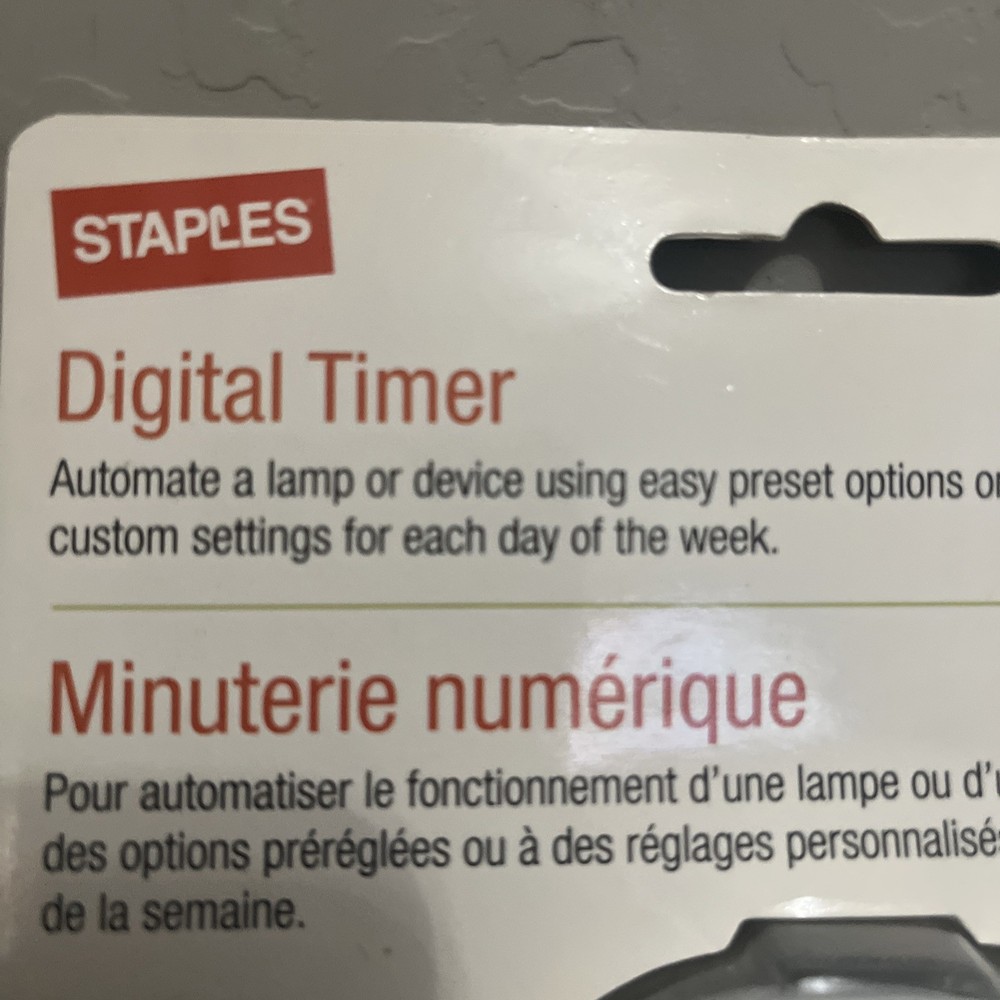 Staples 7 Day Programmable Digital Timer, Single Outlet, White, New!