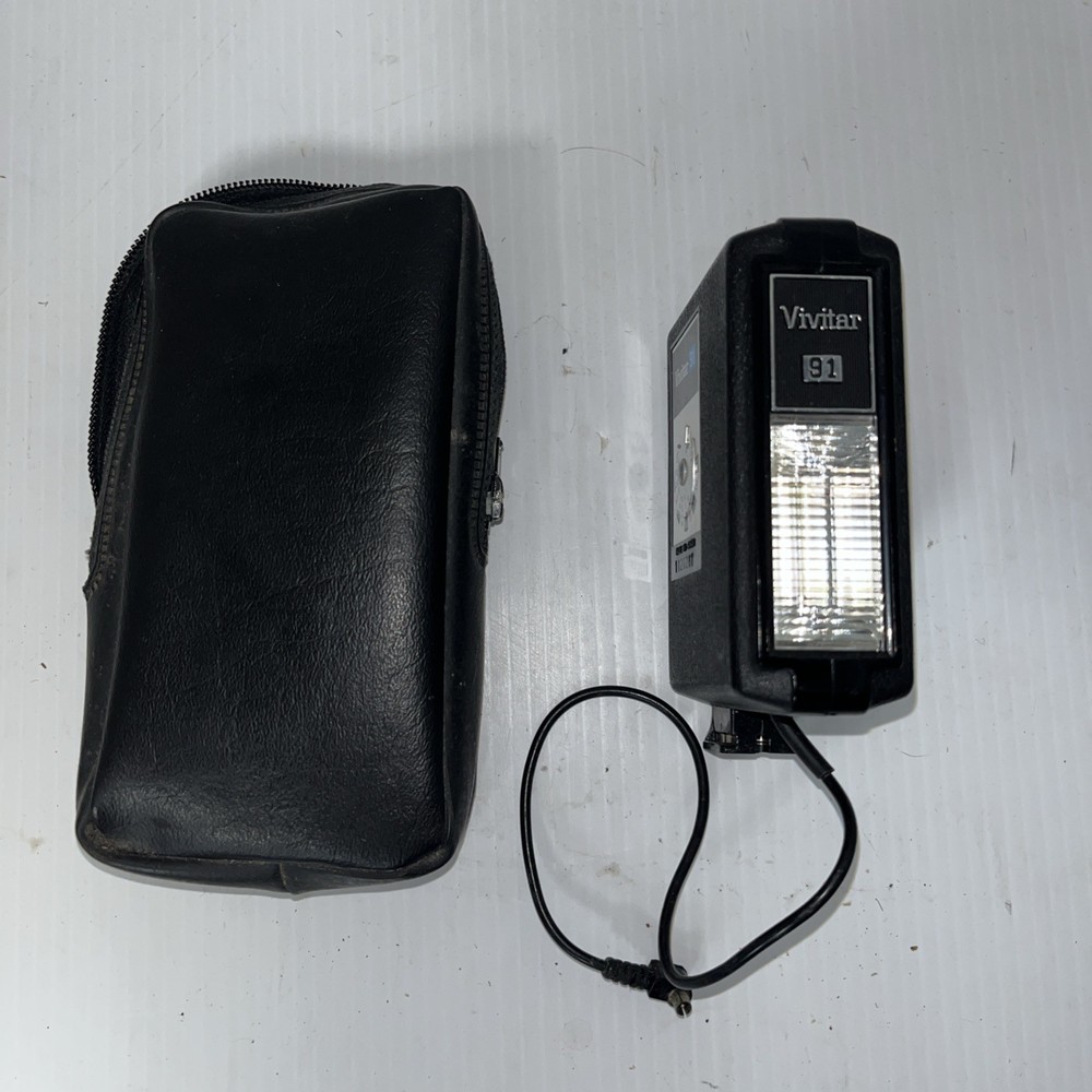 Vivitar 91 Electronic Flash With Case
