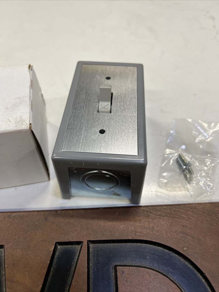 Siemens Manual Starter 1 Pole Toggle Switch Cat: SMFFG1 277 V Max E57