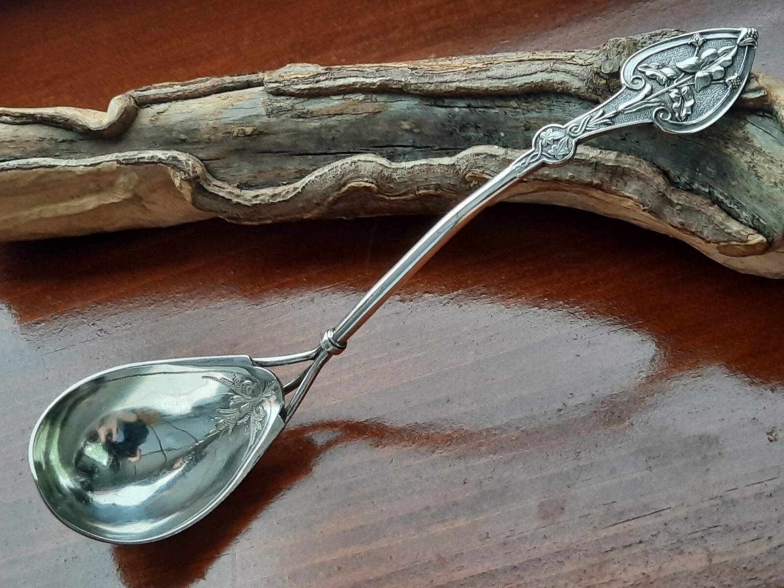 Coin Silver Knowles & Ladd Three Pronged Leaf & Berry Patrn Engraved Sauce Ladle