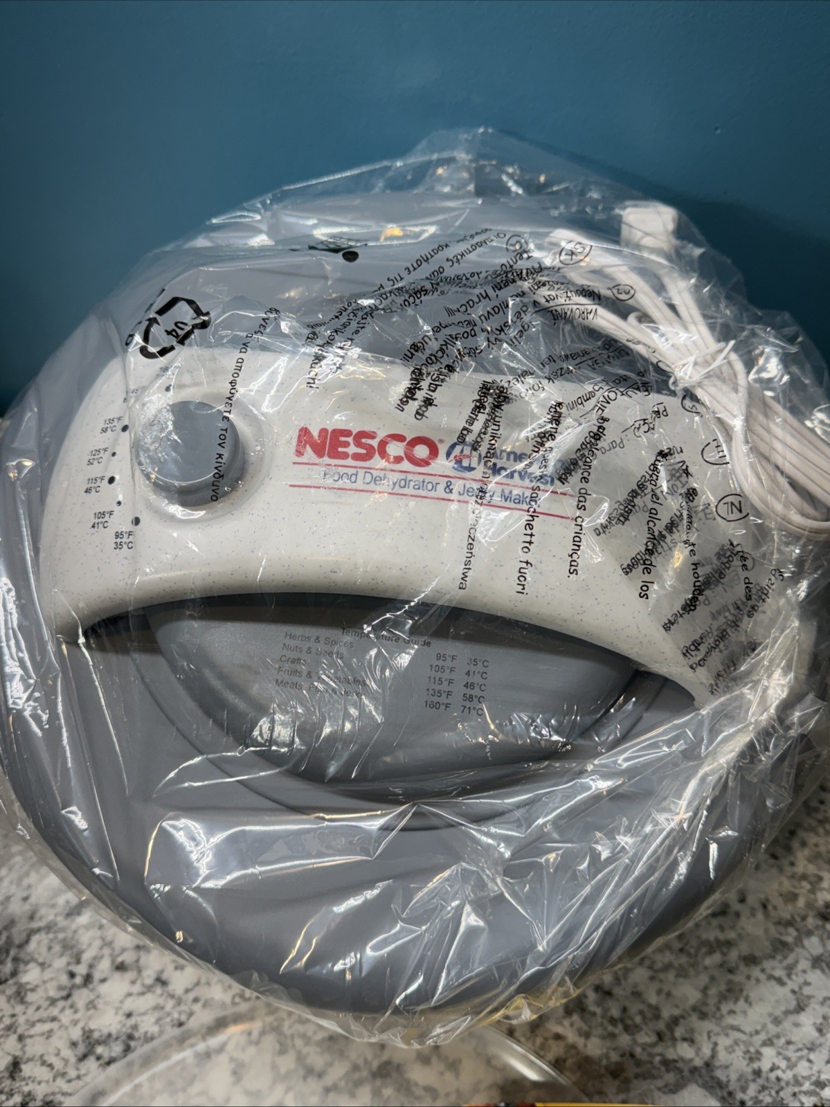 Nesco Snackmaster Encore Dehydrator Jerky Maker FD-61 500W Made in USA