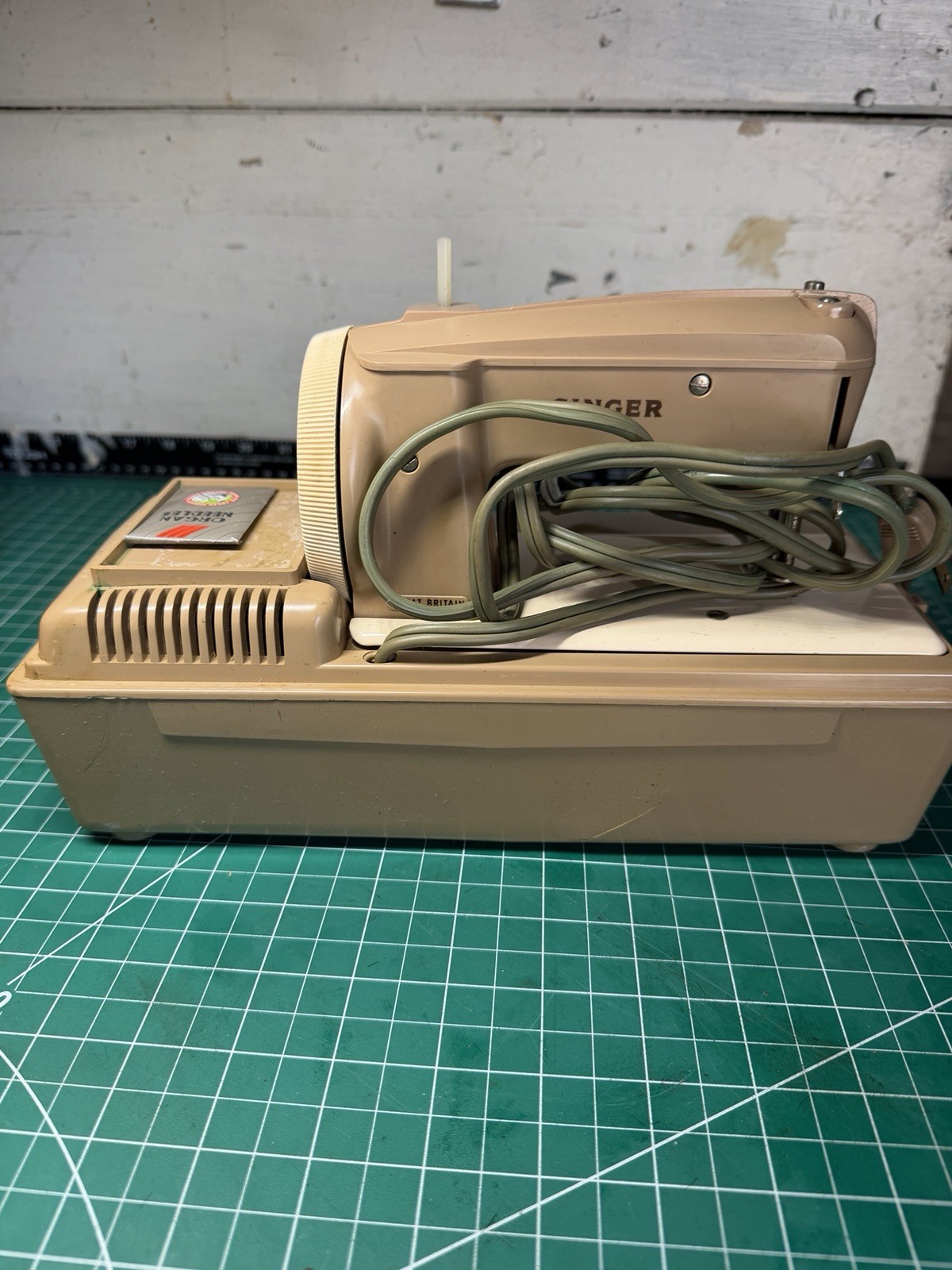 Singer 50D Kids Sewing Machine Read Description